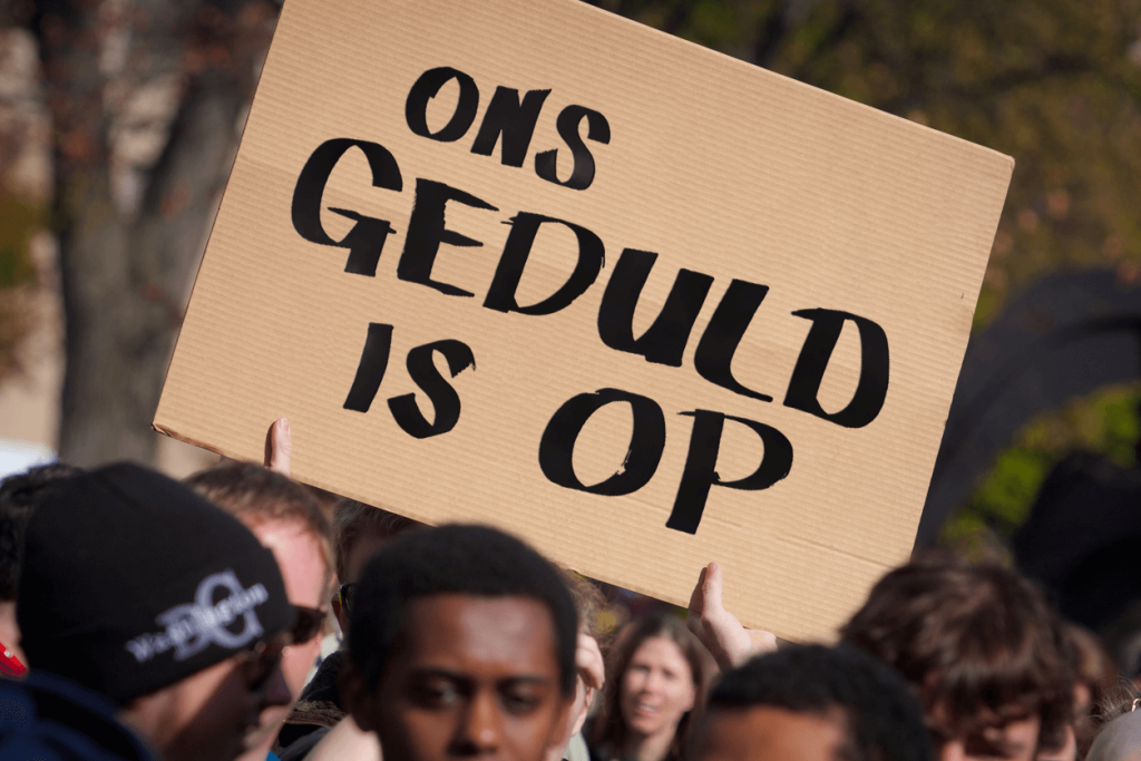 Foto met tekst: ons geduld is op